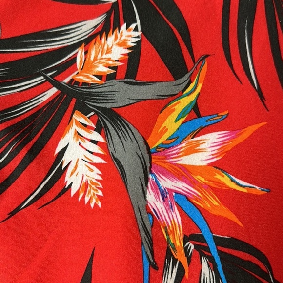 CLUB ROOM  men's red Hawaiian style lined cargo style swim trunks. size M  NWOT - Picture 6 of 6